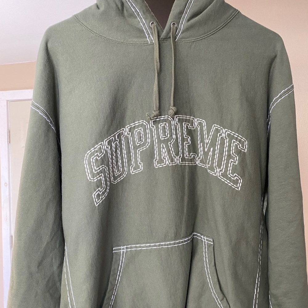 Supreme hoodie